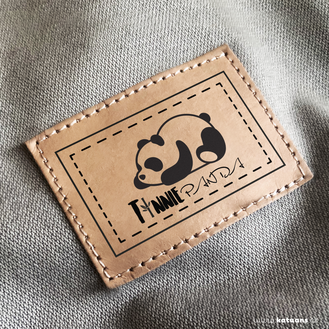 Koženkový štítek - Logo Panda