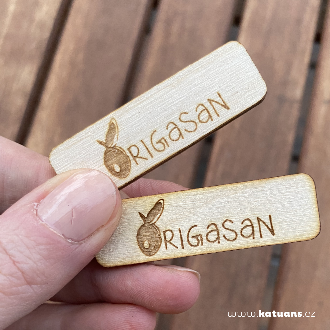 Dřevěný štítek s vlastním logem - Origasan